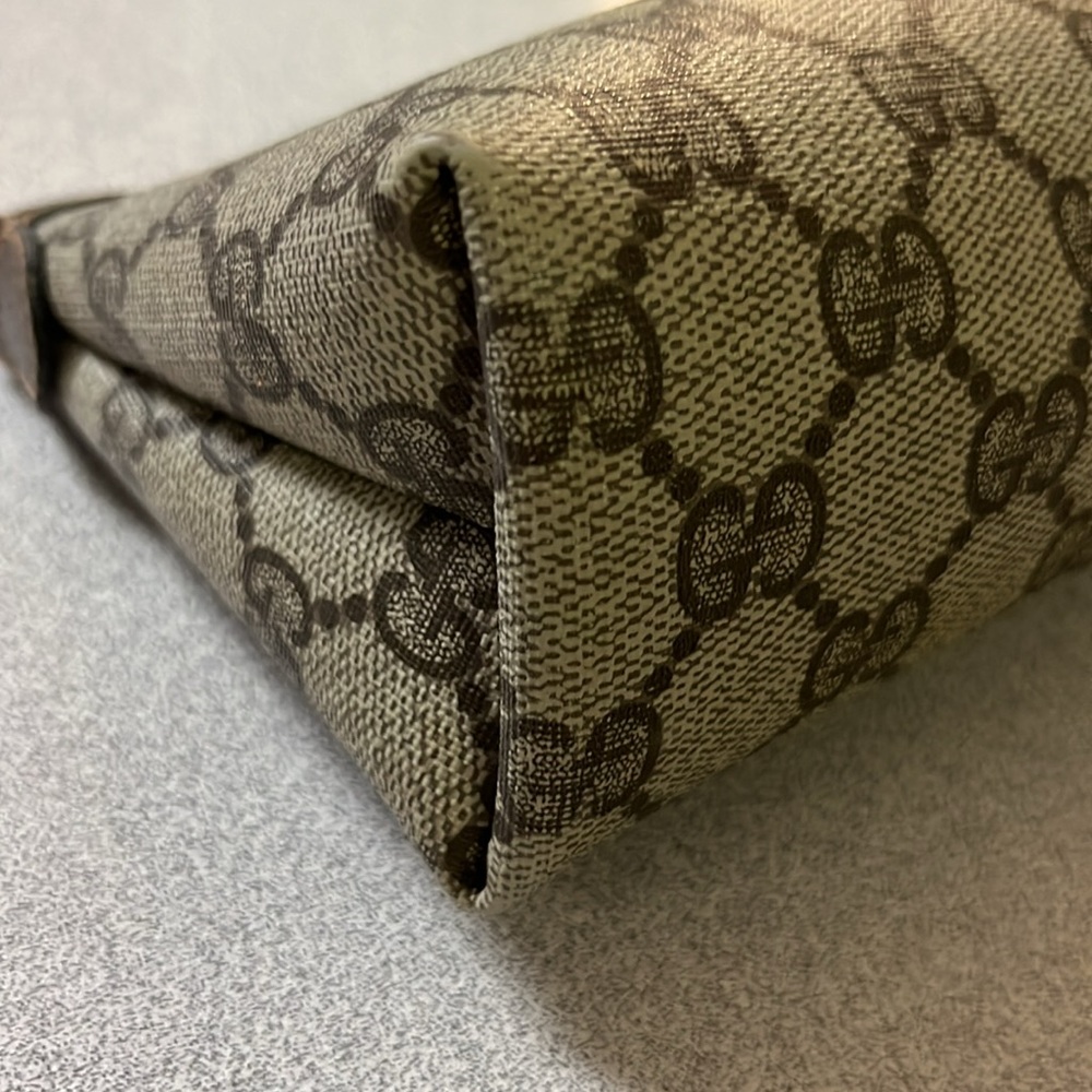 Gucci Monogram Brown Mini Clutch Bag 89-01-020 Accessory Collection - Picture 14 of 15